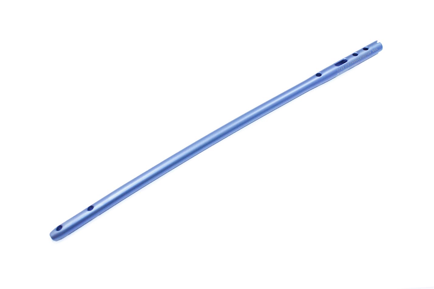 Clavo femoral multi acerrojado XP de titanio puro