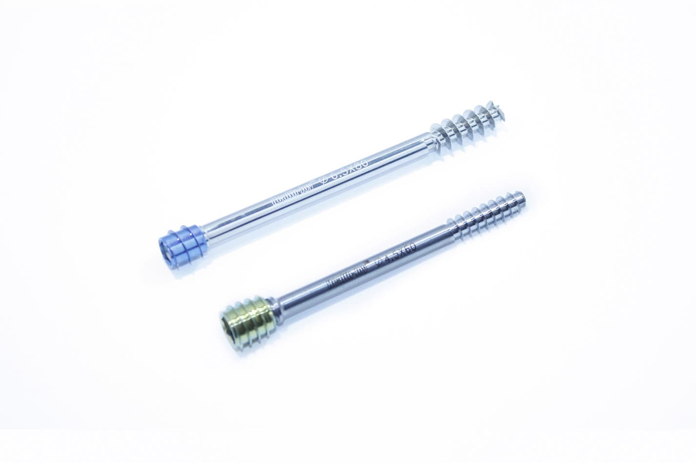 Tornillo Herbert autocompresivo